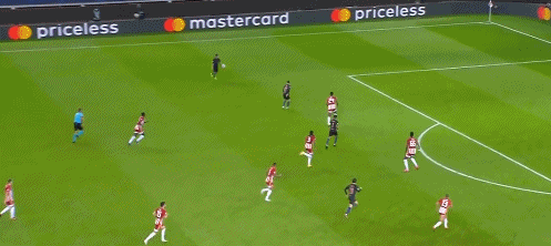 赛事|欧冠-斯特林妙传福登破门 曼城4战全胜提前出线