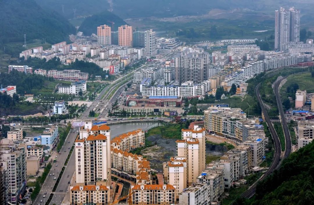 今天,水城县更名为水城区