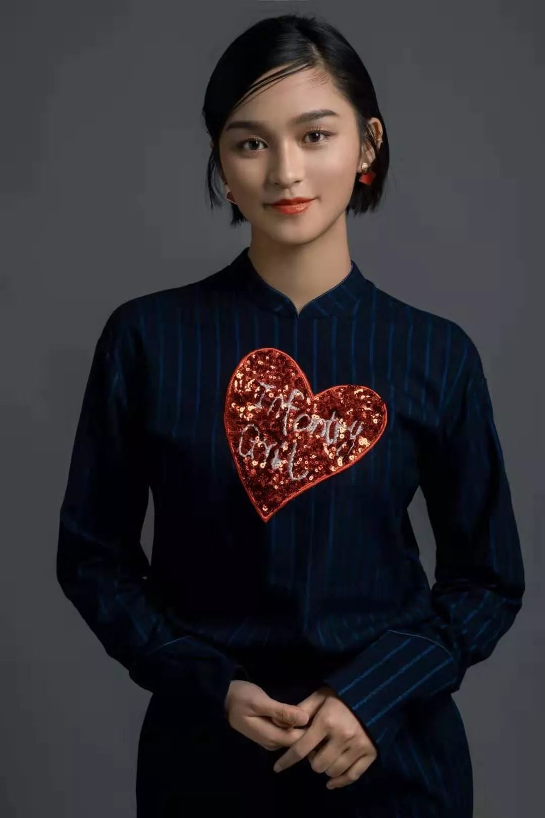 《我和我的祖国》——王闯深情演绎布依语版不同的