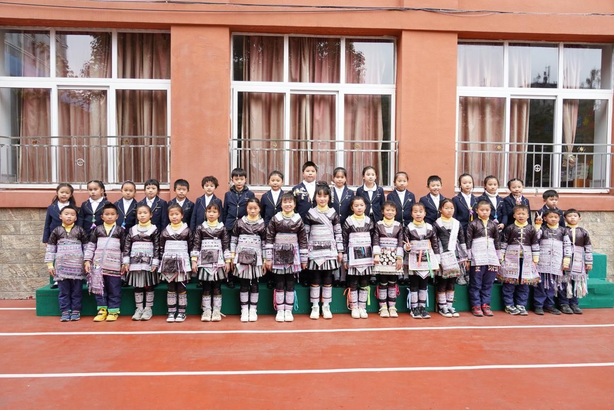 贵阳市南明小学副校长,从江县大歹小学第一校长王玉告诉记者,大歹村的