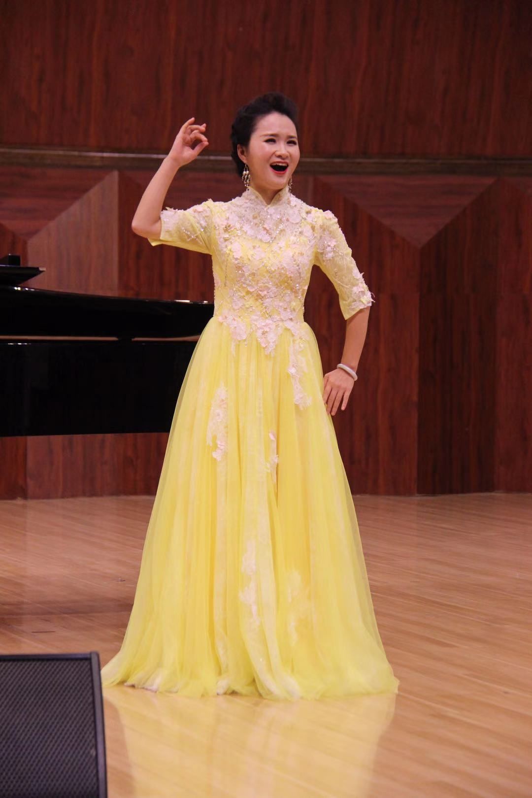 原创贵州丨12月6日(周日)14:00,贵州青年民族歌手王韦韦走进《原创