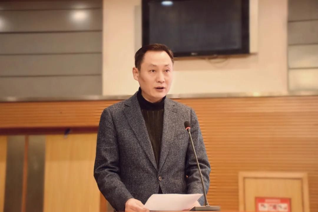 市教育局党委委员,副局长齐忠