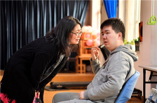 大龄自闭症患者父母:我们走后,孩子怎么办?