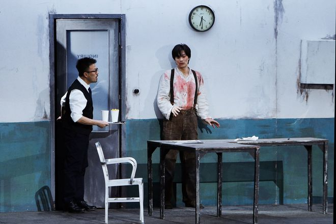周一围回归话剧舞台 《枕头人》上演"善恶"对决