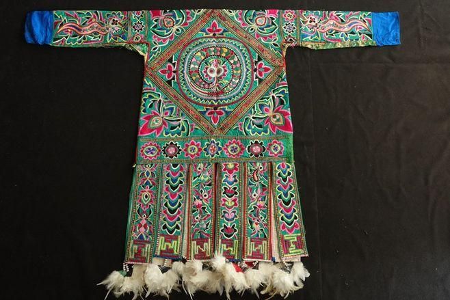 你不知道的贵州 | 缝制一件要三年,这种服饰叫"百鸟衣"