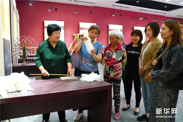 河北威县农民夫妇自办展馆传承非遗