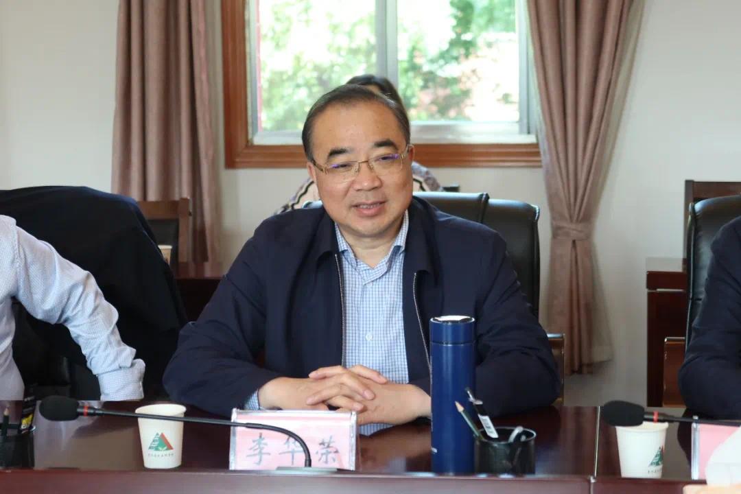 李华荣提到,贵州省农业科学院是贵阳市教育系统开展农训的重要基地,为