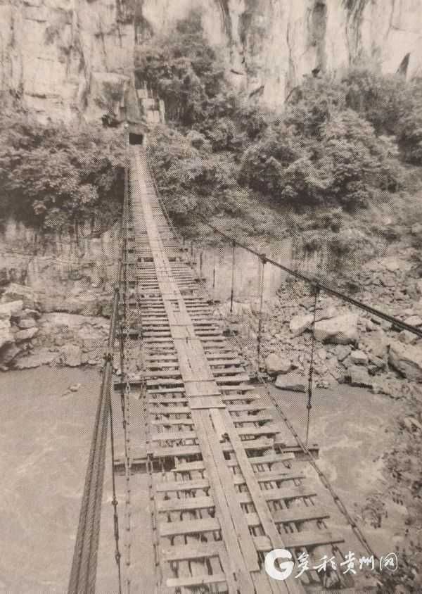 世界上最早的铁索桥图片