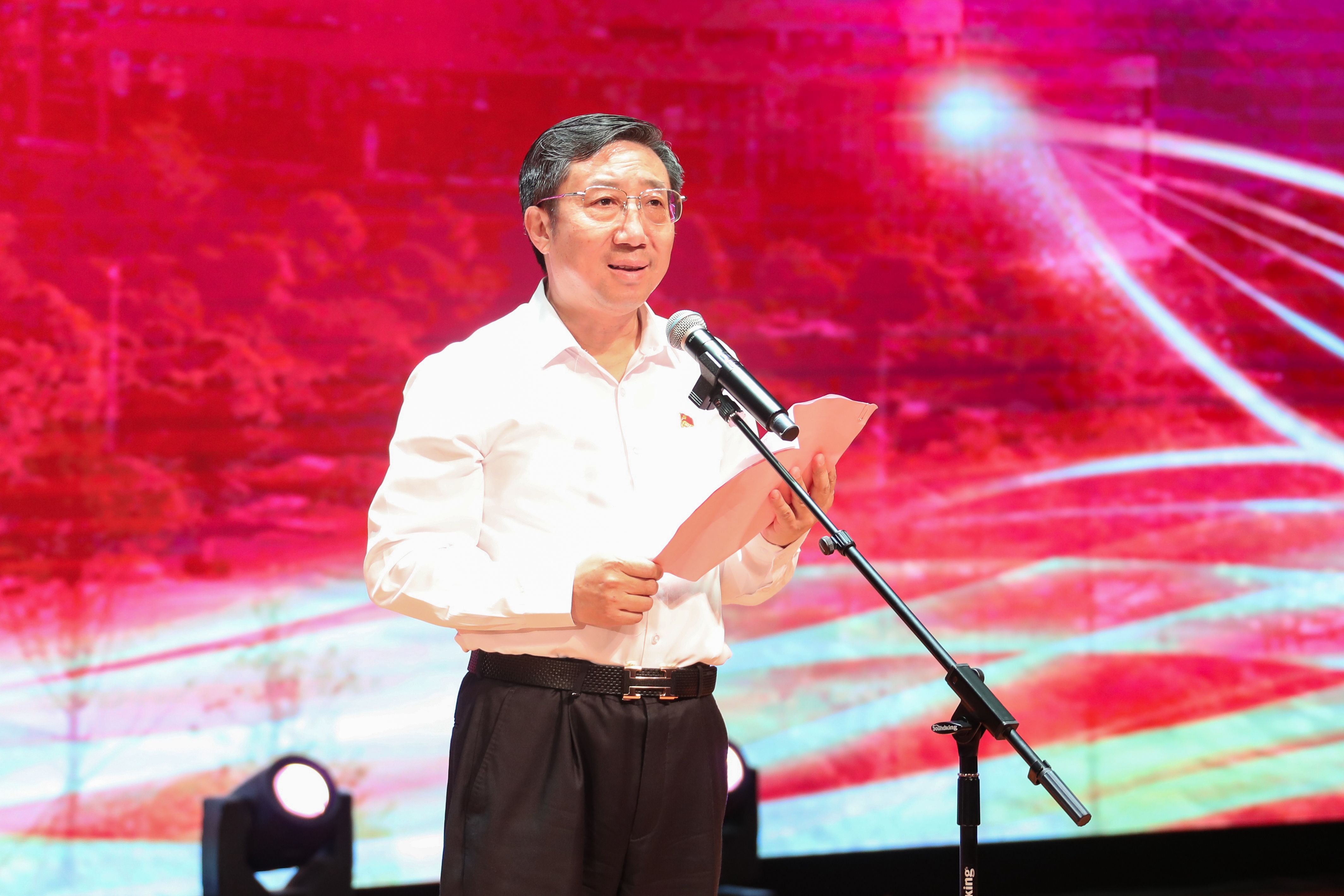 贵州省文化和旅游厅党组副书记,副厅长许风伦讲话6月2日,由省文化和