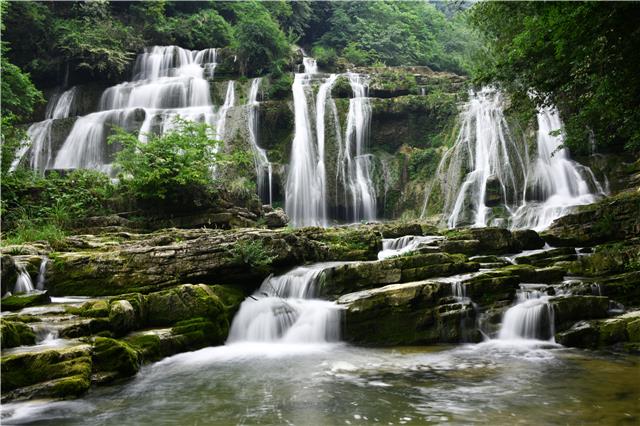 百里杜鹃米底河景区图片