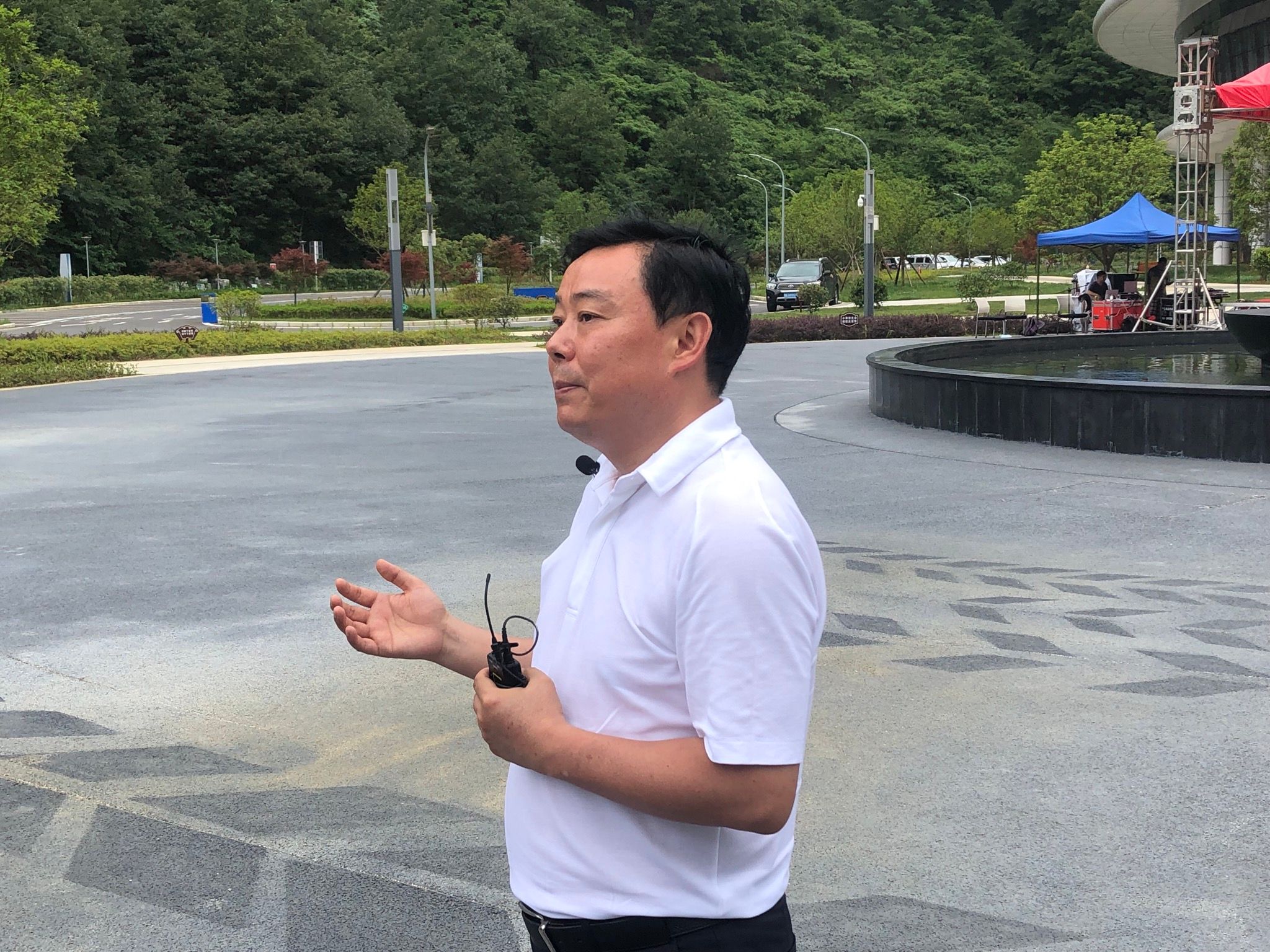 第三届高速公路食品安全主题日活动在平塘县天空之桥服务区顺利举行