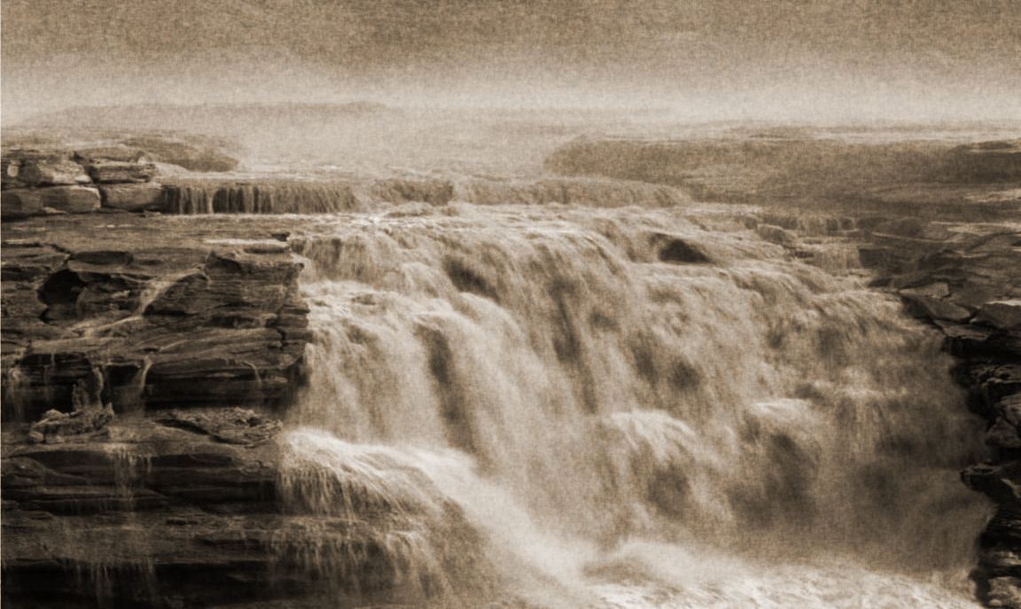 钢琴协奏曲《黄河》取材于冼星海著名的《黄河大合唱》,作品充分发挥