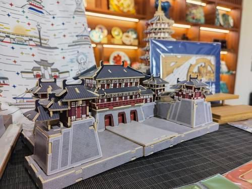 河南洛阳:特色文创日益丰富 让游客把"博物馆"带回家