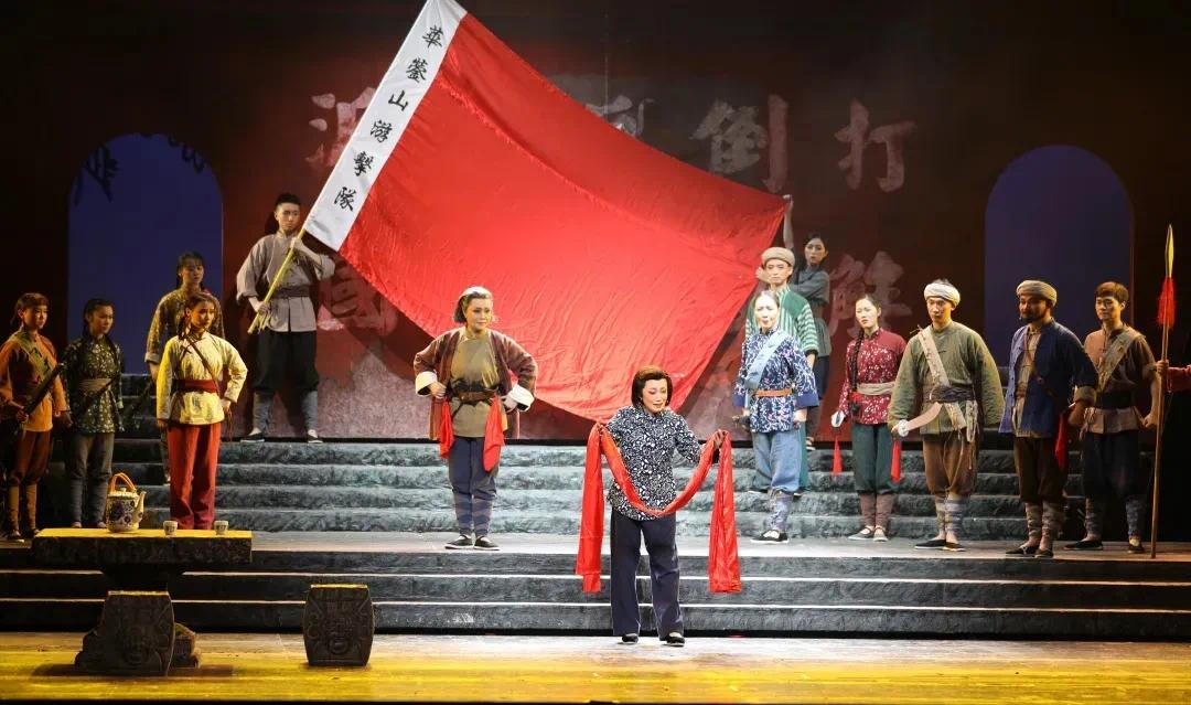 剧照欣赏今天晚上19:20贵州花灯戏《红梅赞》与您相约cctv-11戏曲频道