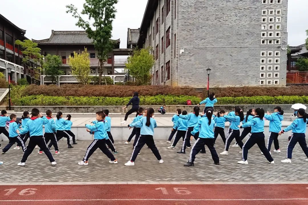 福泉开设第二课堂兴趣引领成长