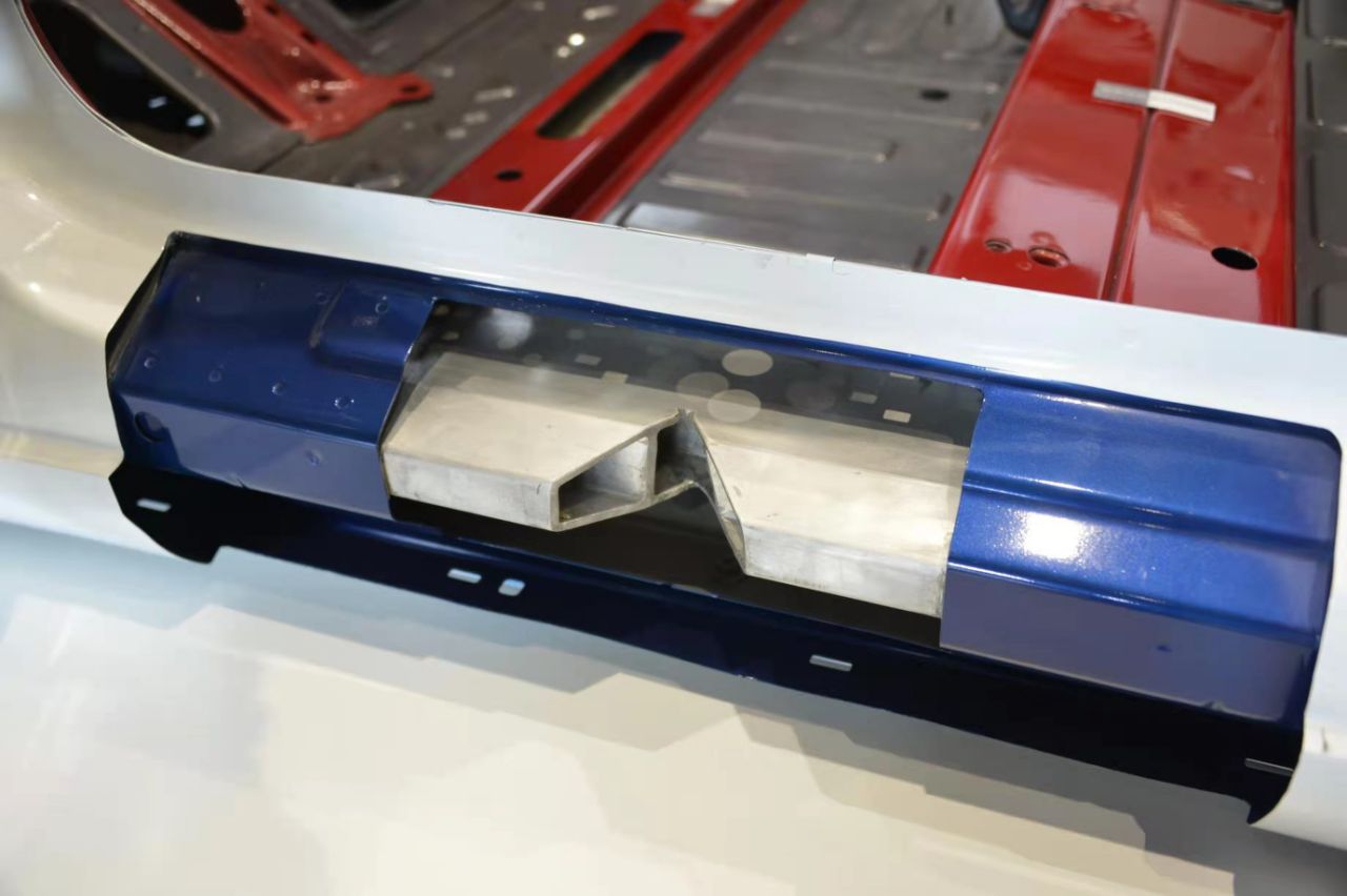 中国制造model3白车身亮相贵阳解密特斯拉的五星安全