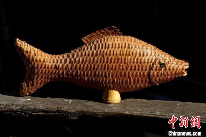 黄大青的竹编艺术作品 吴建勋 摄 黄大青的竹编艺术作品 吴建勋 摄