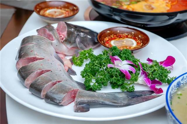 贵州盛宴│了不起的黔西南美食布依酸笋鱼