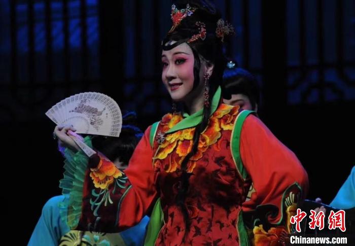 虎年新春线上展演闽剧《王莲莲拜香》剧照。　福建省实验闽剧院供图