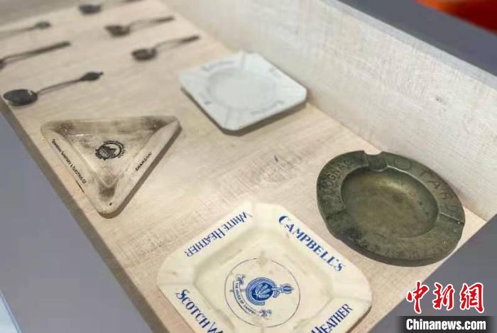 老上海旧物件展示。　罗欣悦 摄