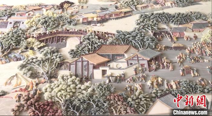 巨幅彩石镶嵌作品《清明上河图》局部 王志 摄