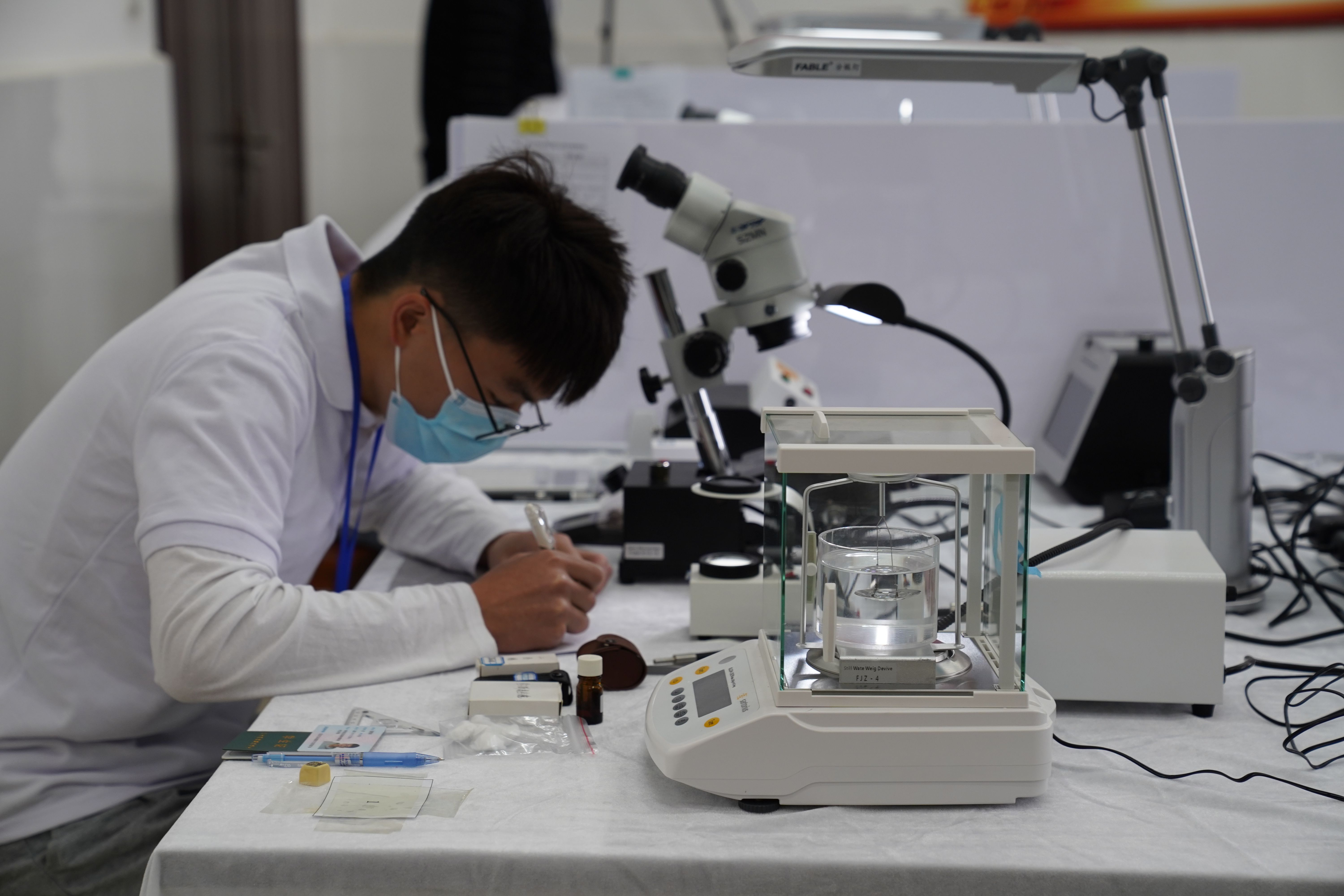 2022年贵州省珠宝玉石鉴定技能大赛暨全国选拔赛在贵阳职业技术学院