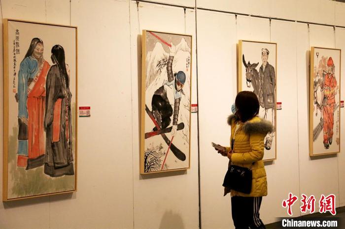 天津美术馆近日推出童心逐梦书画艺术展。　刘俊苍 摄