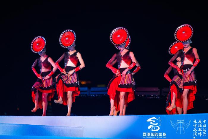 第四届中国(浙江)民族服饰设计展演。　主办方 供图