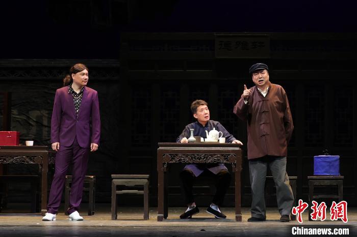 京味戏唤起北京记忆北京人艺《玩家》将迎一百场